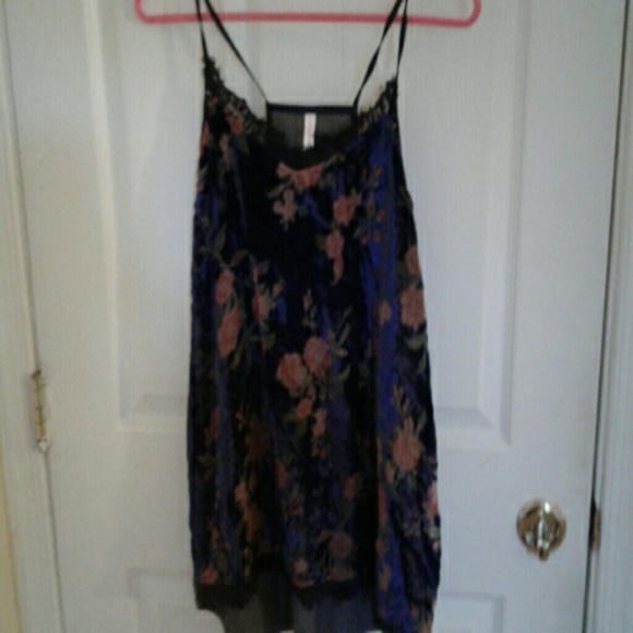 Top - Picture 3 of 7